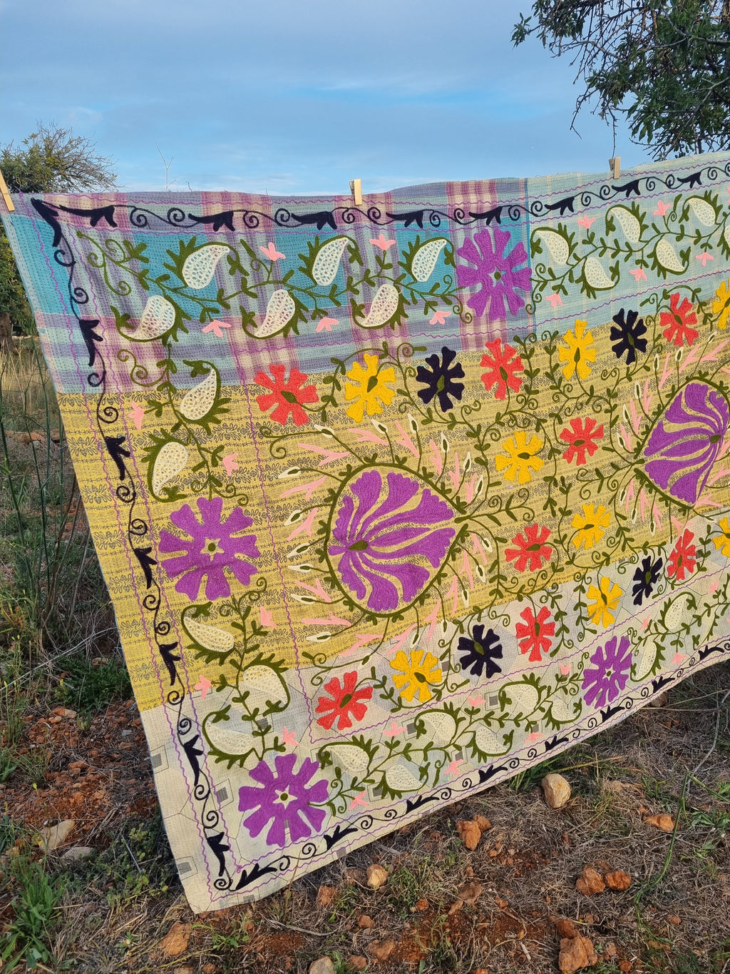 Vintage Kantha blanket with Suzani embroidery • 220*154cm • Reversible
