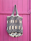 SUSU XL BAG • The Graphic