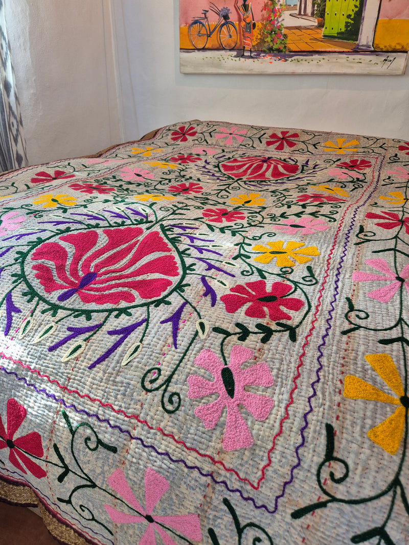 Vintage Kantha blanket with Suzani embroidery • 232*159cm • Reversible