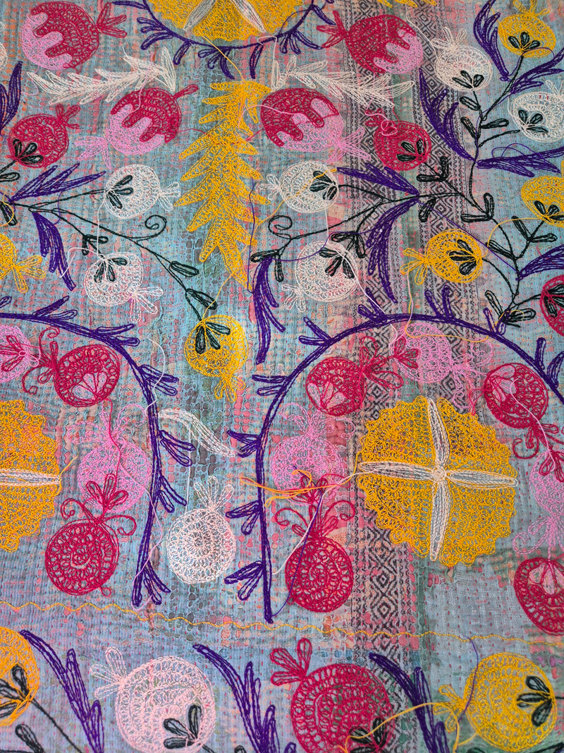 Vintage Kantha blanket with Suzani embroidery • 208*151cm