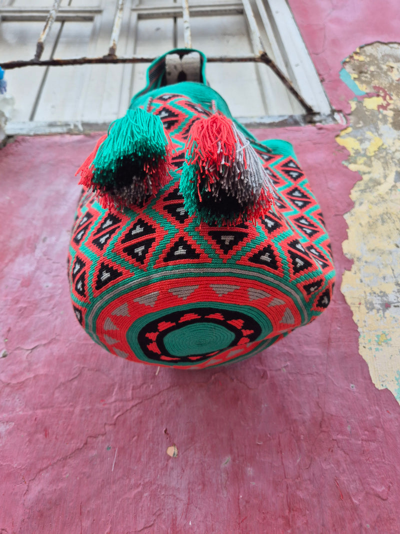 Wayuu SHOPPER • one threaded •