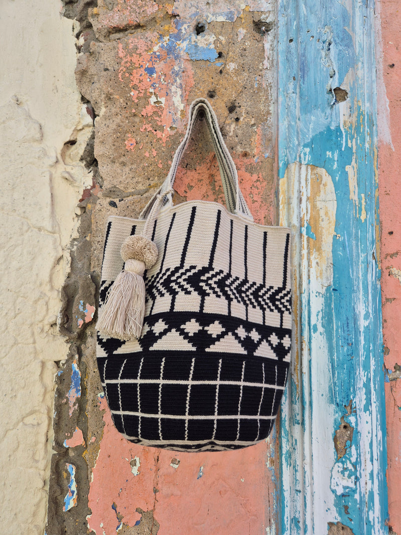 WAYUU XL BAG • BLACK & WHITE