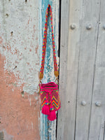 Wayuu Mochila • MEDIUM • Fuchsia