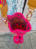 Wayuu Mochila • MEDIUM • Fuchsia